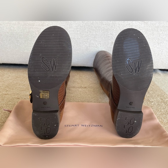 Stuart Weitzman The Siella Coffee Brown Croc Embossed Leather Size 37.5/7B - Picture 3 of 11